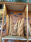 La Baguette De Paris food