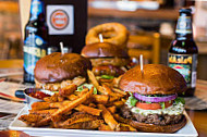 Burg Barrel 76th Street food