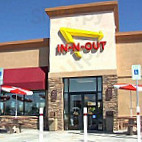 In-n-out Burger outside