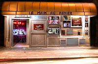 La Main au Panier inside