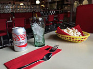 Miss Tracy American Diner food