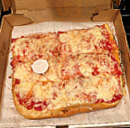 Ricci's Pizzeria food