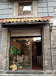 Pizzeria Attanasio outside