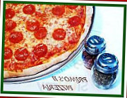 Primo's Pizzareia food