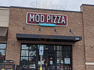 Mod Pizza outside