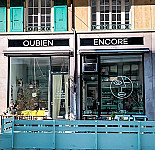 Oui Bien Encore outside