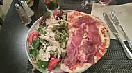 Pizza Del Piano food