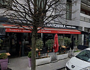 La Barcarola outside