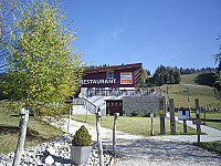 L'Anversis Table de Montagne outside