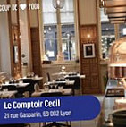 Le Comptoir Cecil inside