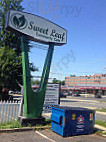 Sweet Leaf Cafe outside