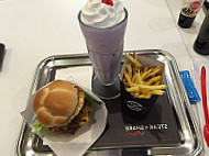 Steak N Shake Montijo food