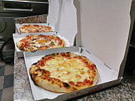 Plaisirs Pizza food