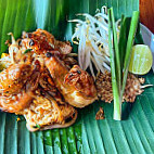 Pad Thai Fai Ta Lu Dinso Rd food