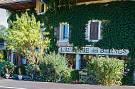 L'auberge Des Bornes outside