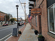 Three Bridges Coffeehouse outside