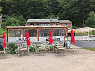 Auberge de la Plage Lac Chambon Murol inside