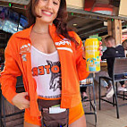 Hooters food