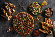 Round Table Pizza food