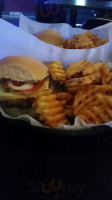 Six Packs Bar & Grill food