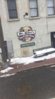 Mr. Mike's Pizza outside