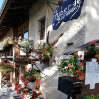 Auberge de Bionnassay outside