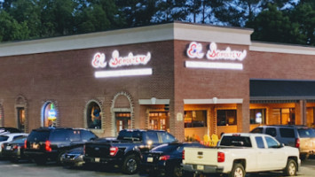 El Sombrero On Forsyth outside