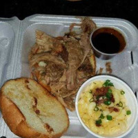 Bert's Chuckwagon Bbq food