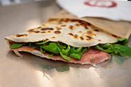 La Piadiniera food