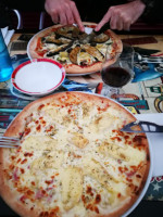 Pizzeria La Perla Pizza food