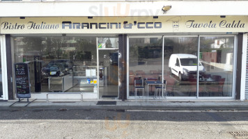 Arancini 'cco outside