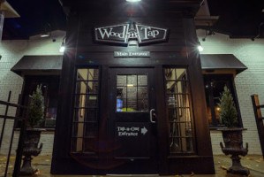 Wood-n-tap Hartford outside