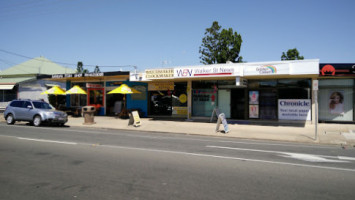 Sandy's Fish Shop outside