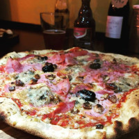 Pizzeria Del Mano food