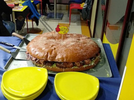 Las Hamburguesas Mas Grandes Del Mundo food