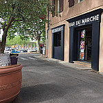 Bar du marche outside