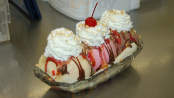 Waffle Cone Parlor food