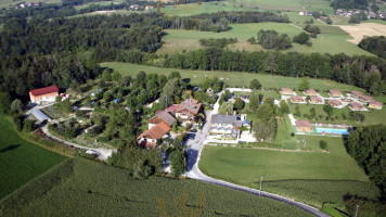 Auberge de la Caille outside