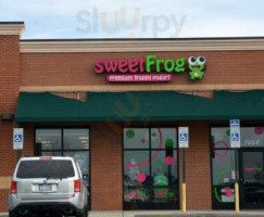 Sweet Frog Albemarle outside