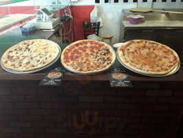 Arezzo Pizza food