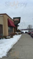 Larosa's Pizza Greendale outside