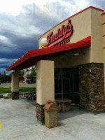 Freddy's Frozen Custard Steakburgers outside