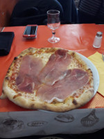 La Pizzeria food