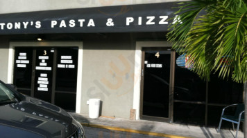 Tony's Pasta And Pizza outside