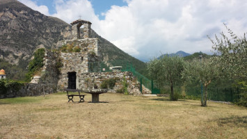 Auberge De Massoins outside