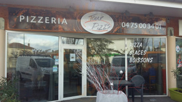 Le Tour Des Pizz's food