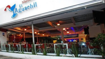 El Aguachil De Mariscos inside