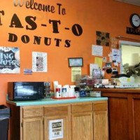 Tas-t-o Donuts inside