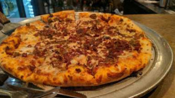 Lorenzo's Pub And Pizza food