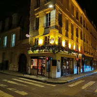 Cafe Resto Au Coin De La Rue food